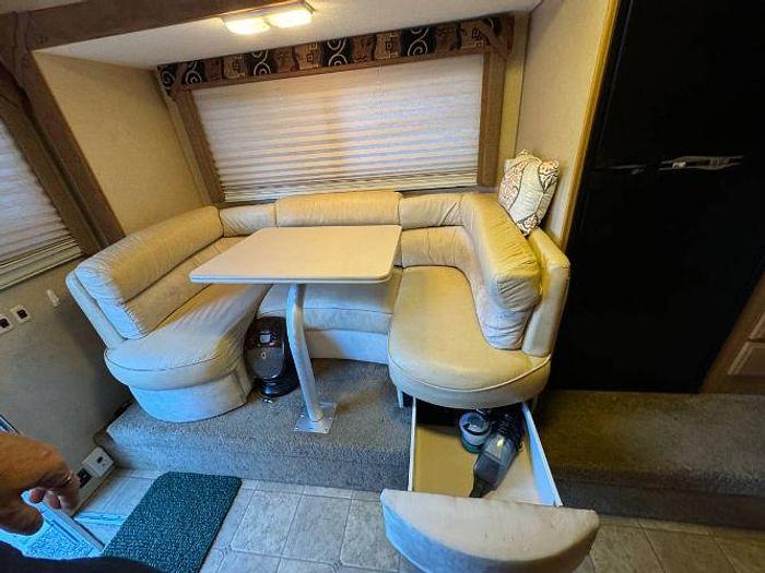 Used 2006 Lance 1181 MAX CAMPER