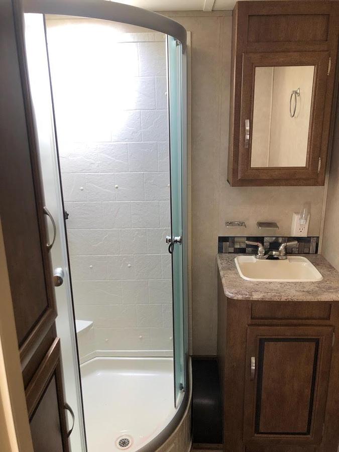 Used 2016 Forest River Wildwood T27RKSS Travel Trailer & 2016 Ford F250