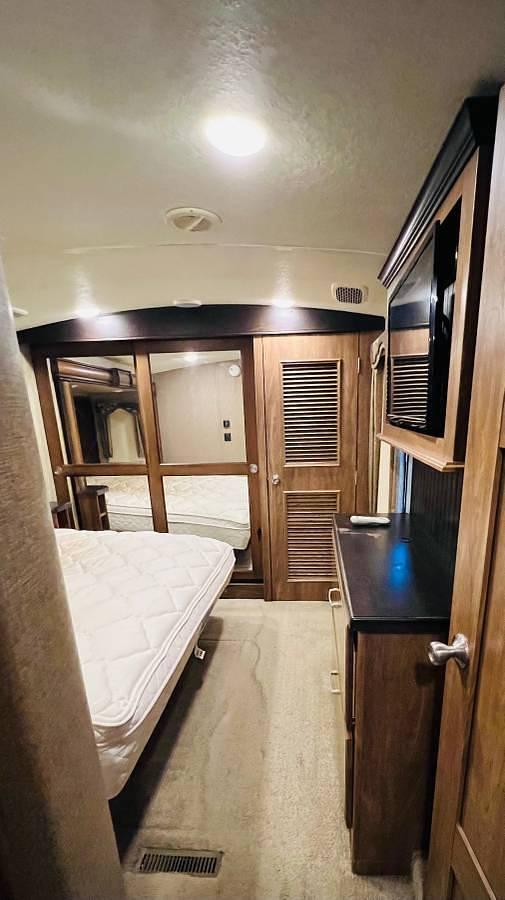 Used 2016 Keystone Montana 3791RD
