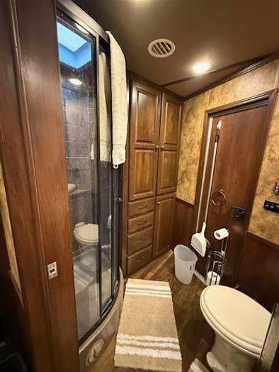 Used 2015 Lakota Big Horn BB8316