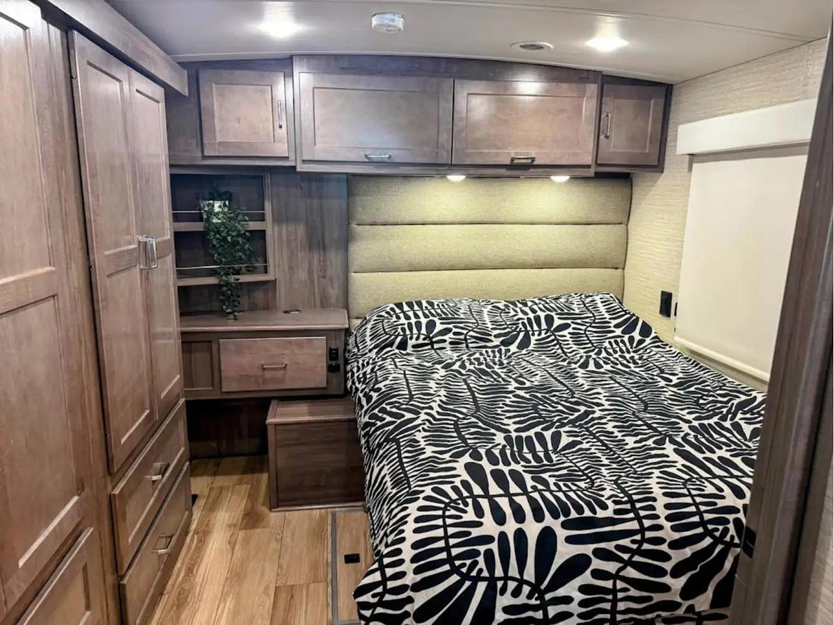 Used 2022 Winnebago Inspire 34AE