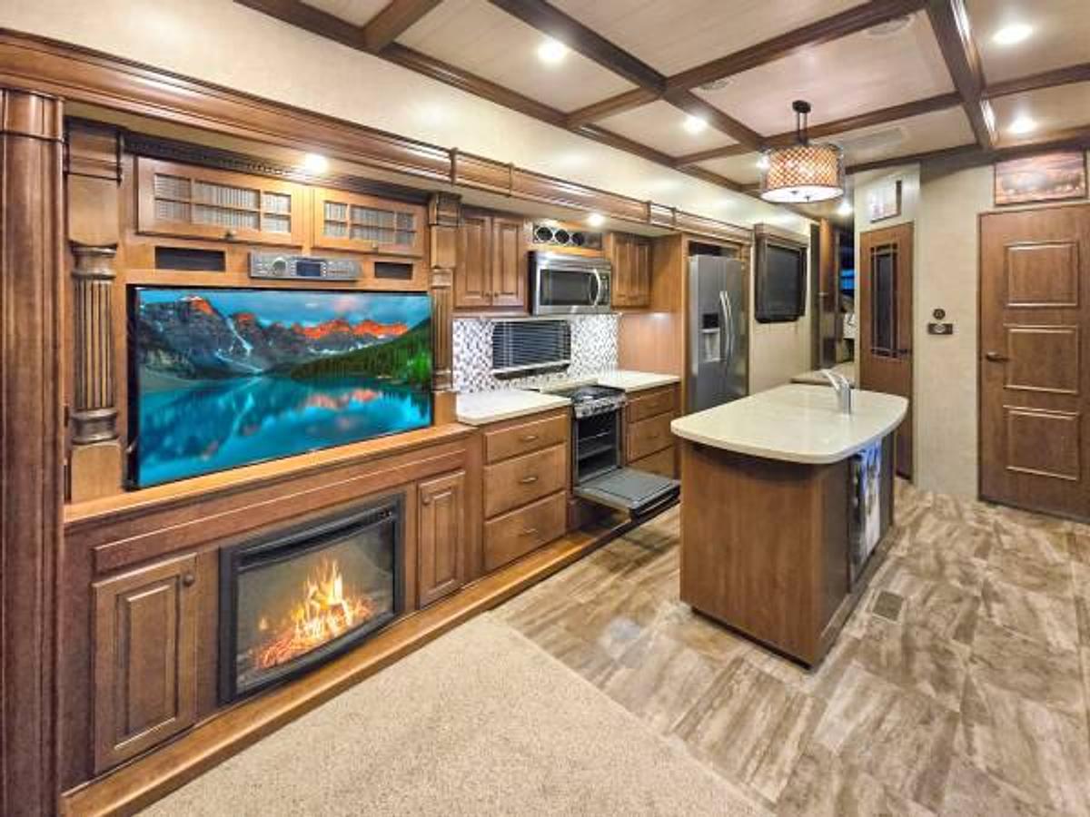 Used 2016 Heartland Bighorn