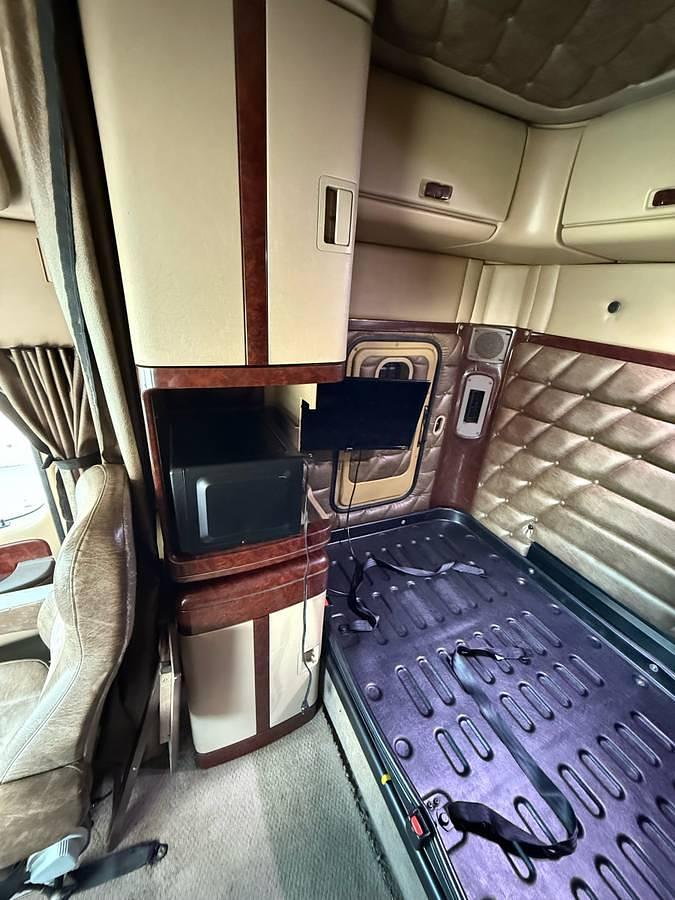 Used 2008 Freightliner Coronado 122SD