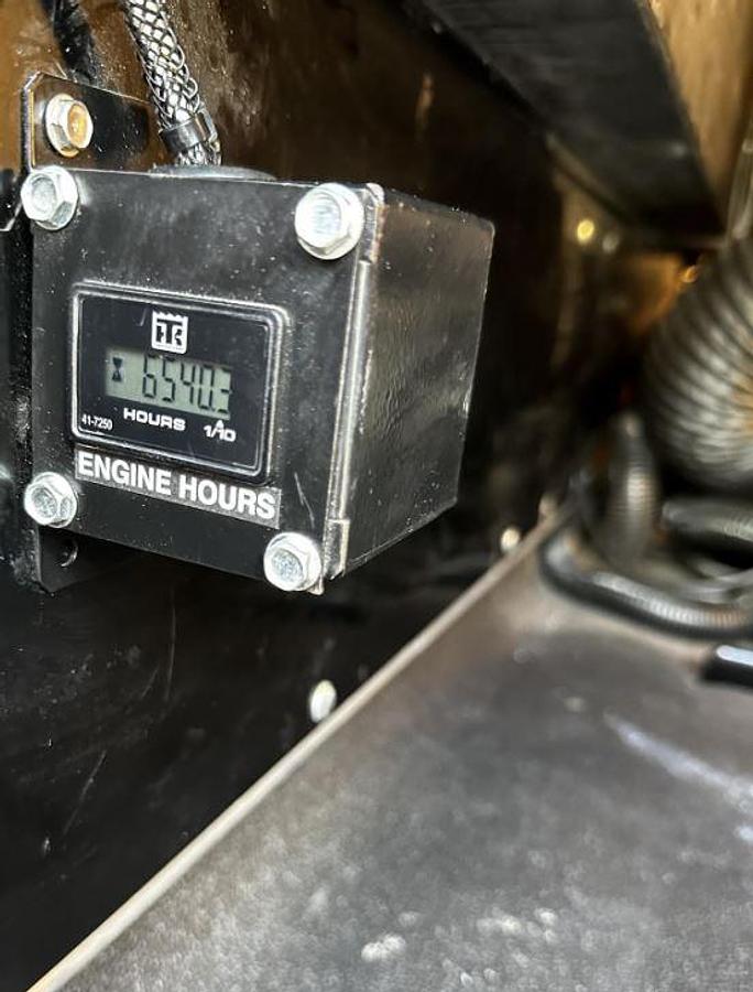 Used 2023 PETERBILT 389 Conventional Sleeper Semi