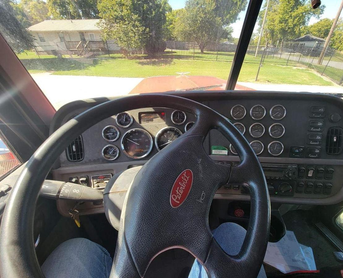 Used 2014 Peterbilt 389 Industrial Tank Truck