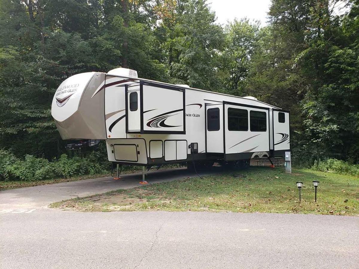 Used 2021 Forest River Wildwood Heritage Glen 356QB Fifth Wheel