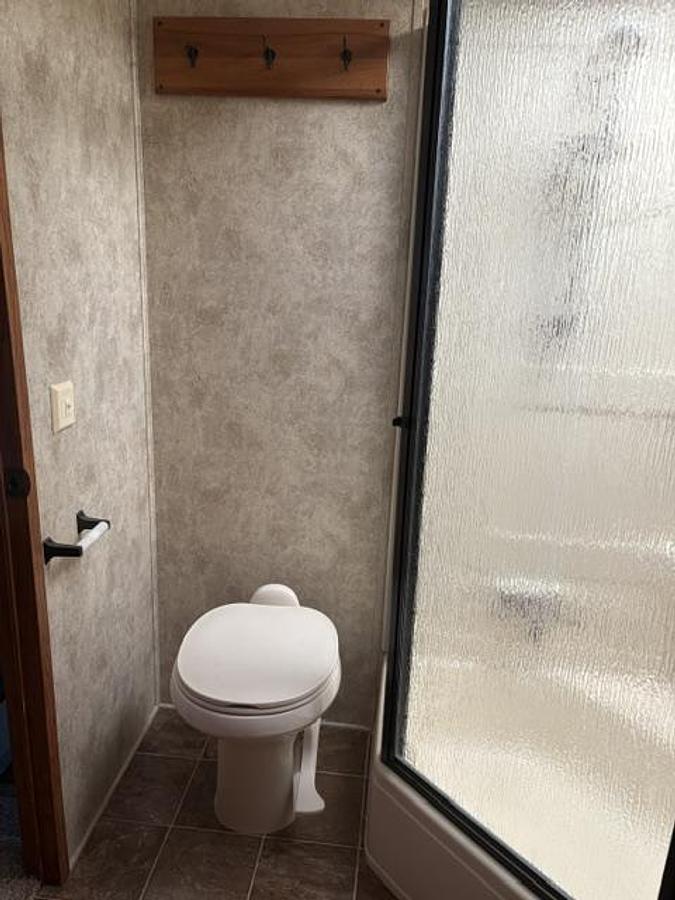 Used 2010 Keystone Montana Mountaineer Fifth Wheel