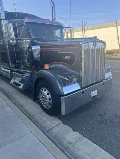 Used 2023 KENWORTH W900L