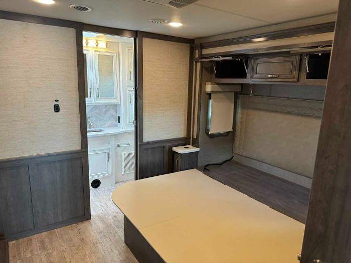 Used 2022 Entegra Emblem 36T