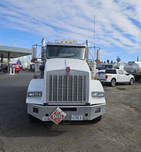 Used 2009 KENWORTH T800