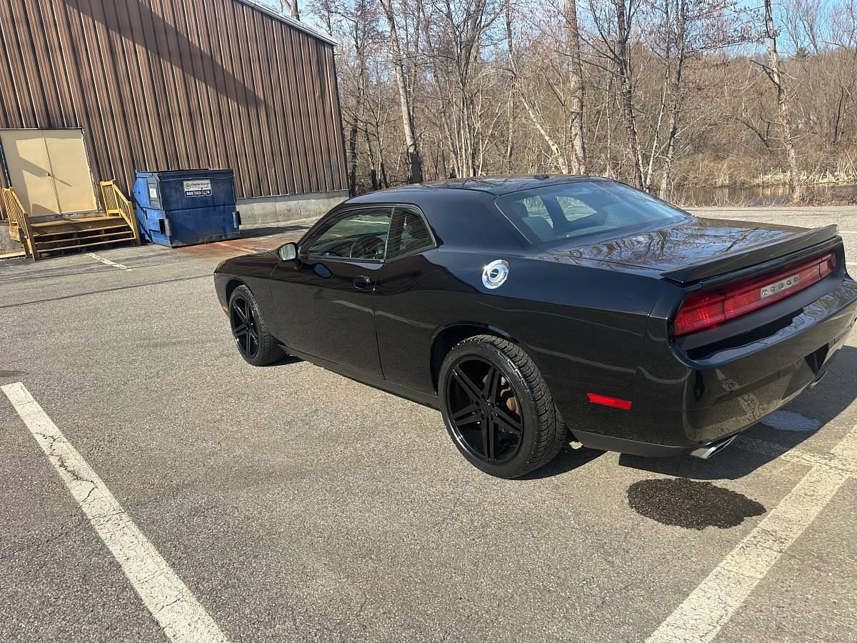 Used 2014 Dodge CHALLENGER SXT