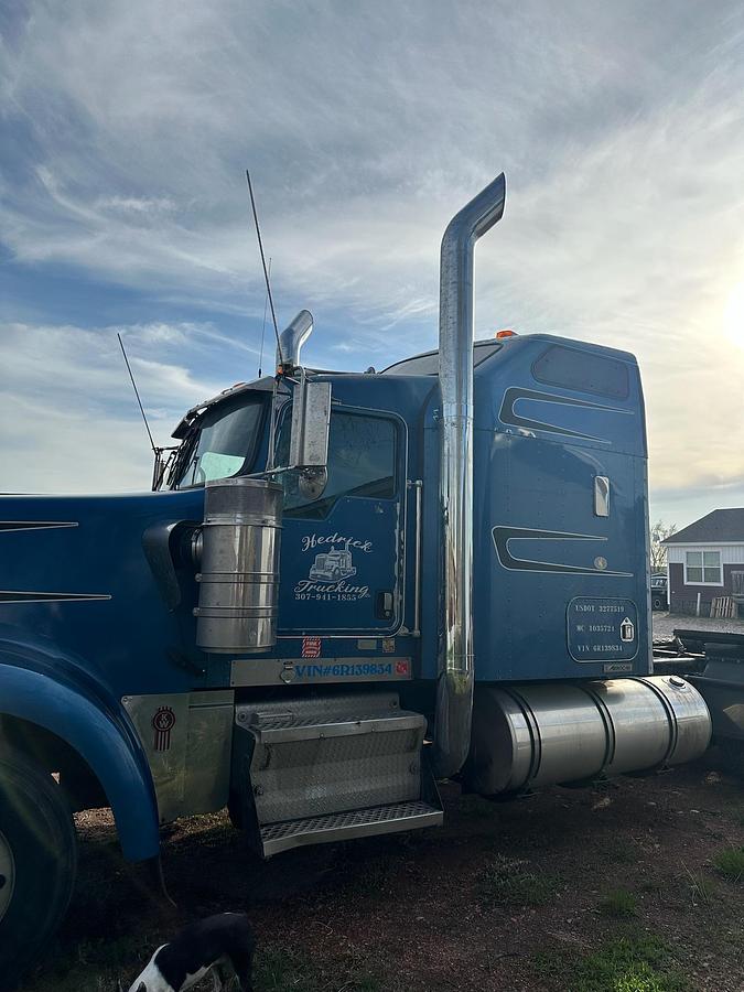 Used 2006 Kenworth W900 Conventional Sleeper Semi