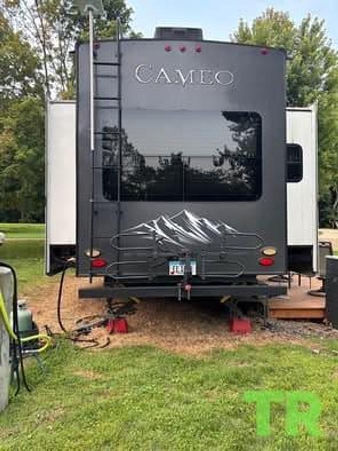 Used 2016 CrossRoads Cameo 34' Fifth Wheel