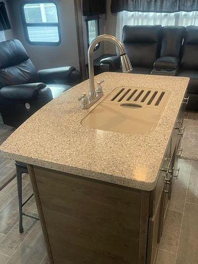 Used 2017 Highland Ridge Open Range Roamer RT323RLS