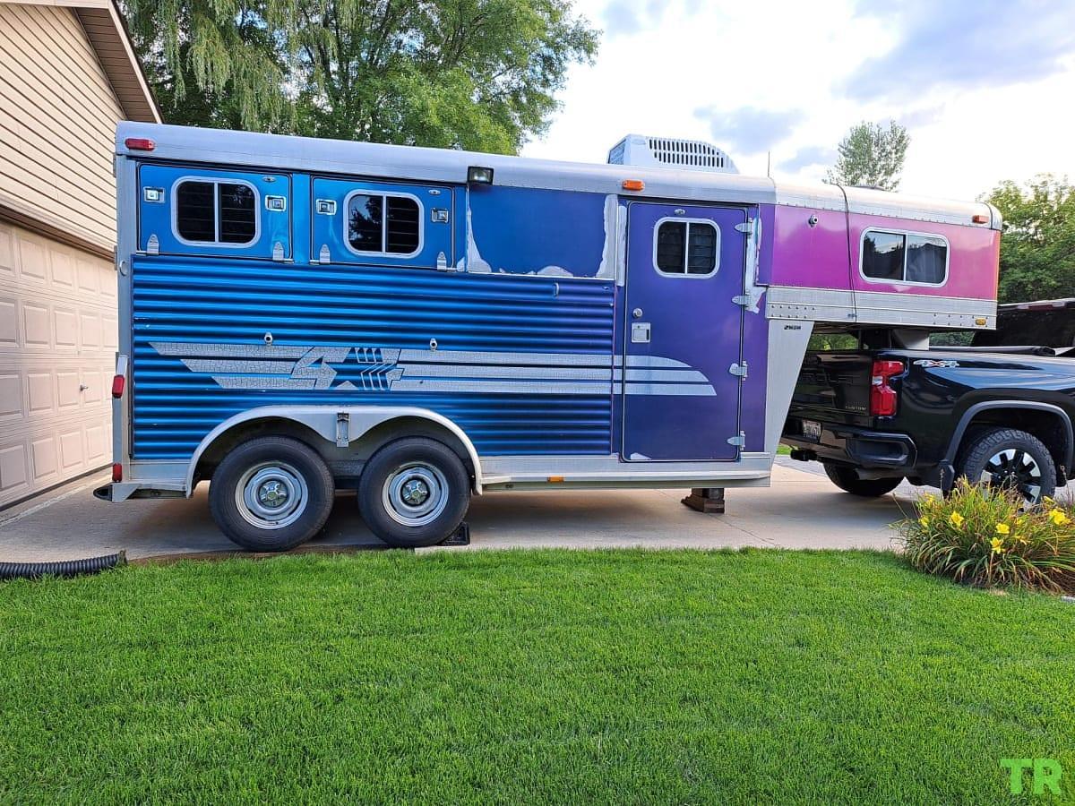 Used 1999 4 Star 2-Horse Trailer
