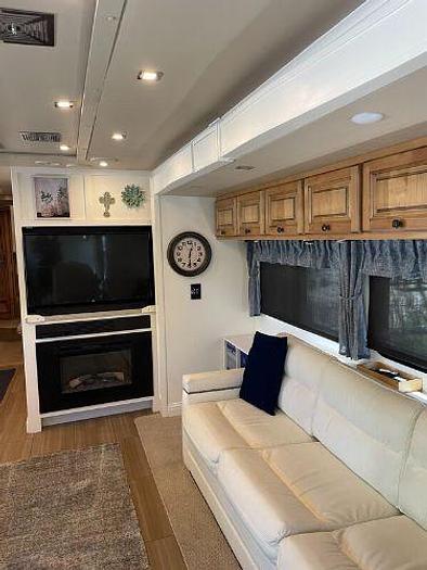 Used 2019 Tiffin Allegro Red 33AA