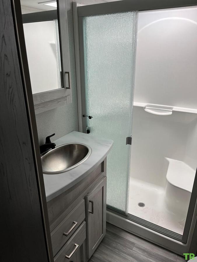 Used 2021 Keystone Sprinter Limited 3620FWLBH Fifth Wheel – Bunkhouse – Washer & Dryer – Custom Skirting – Full-Time Ready