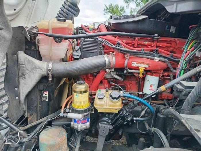 Used 2013 Freightliner Cascadia Semi Truck