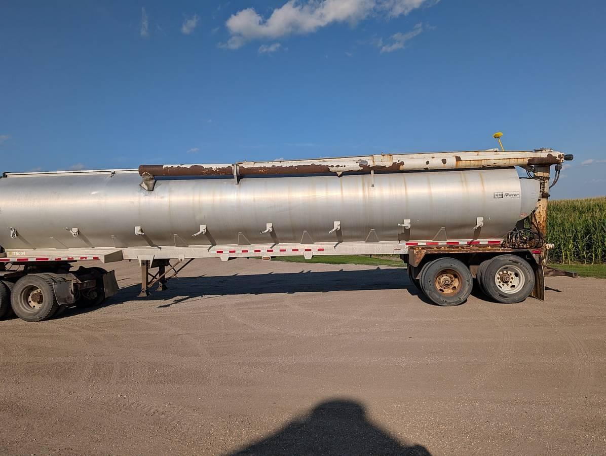 Used 2005 CEI Pacer 24 Ton Feed Trailer