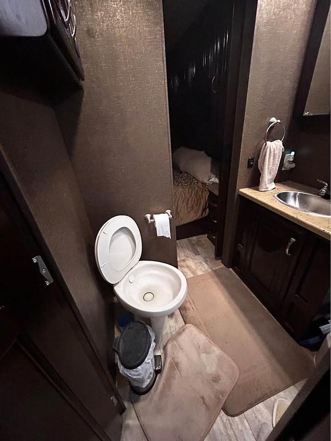 Used 2016 Thor Motor Coach 37KT