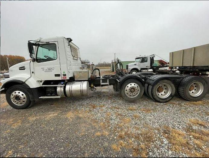 Used 2014 Volvo VHD84F200