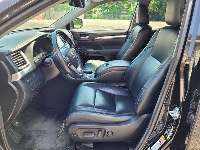 Used 2017 Toyota Highlander XLE AWD