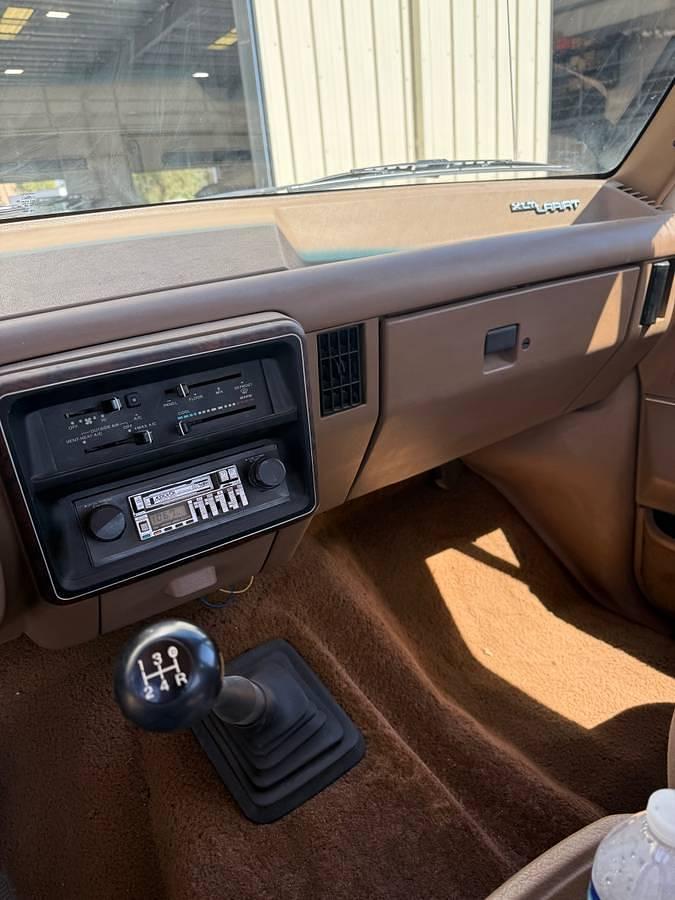 Used 1988 Ford F150 Lariat Pickup Truck