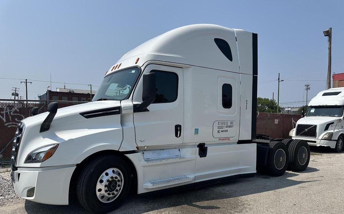 Used 2019 Freightliner Cascadia 126