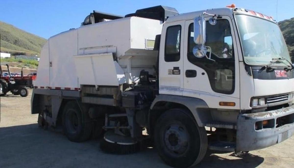 Used 2004 GMC Sweeper Truck