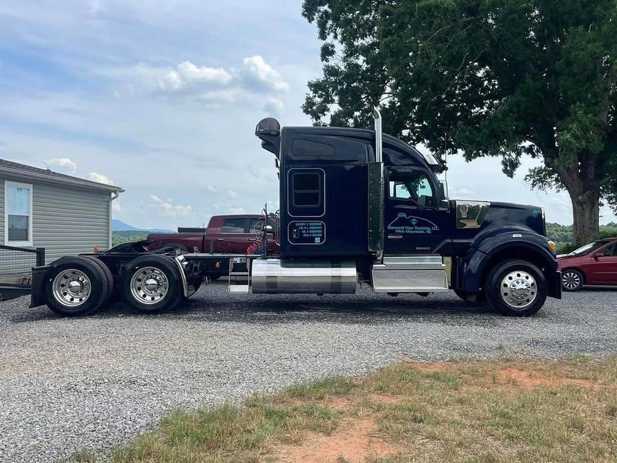 Used 2020 Kenworth W990