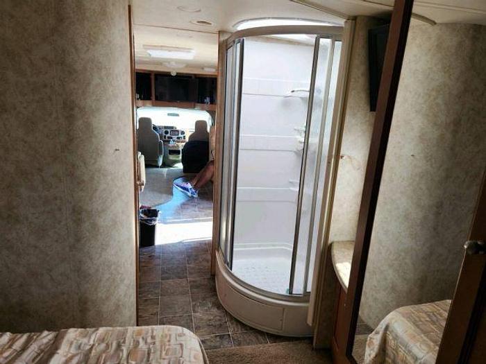 Used 2010 Winnebago 30ft Motorhome