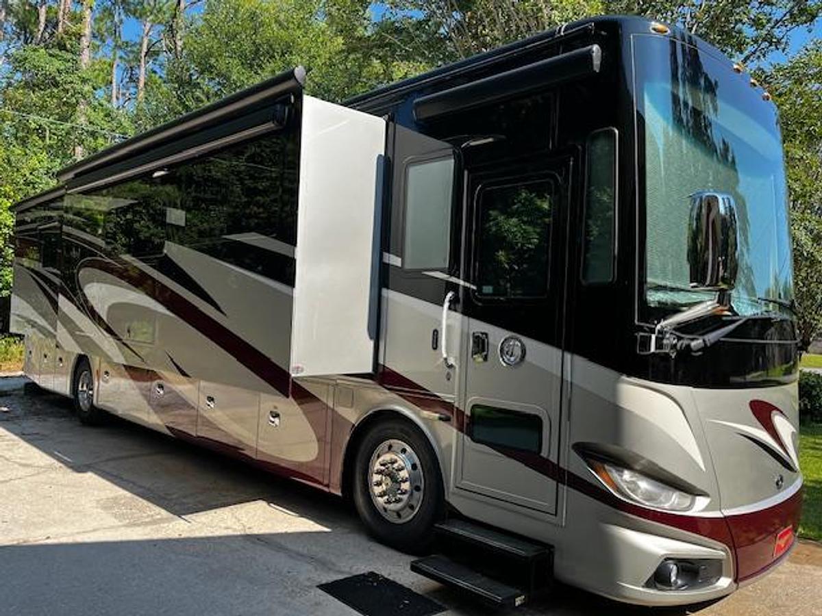Used 2017 Tiffin Motorhome Phaeton 40IH 41' Class A Motorhome