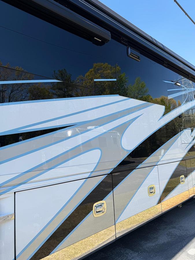 Used 2024 Tiffin Zephyr 45FZ