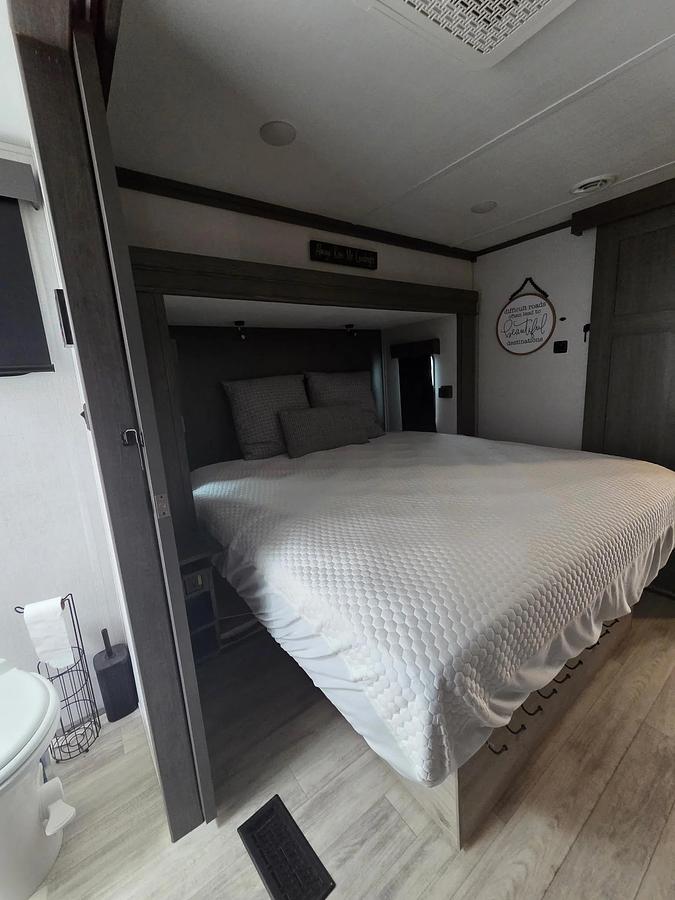 Used 2024 Keystone Alpine 3712KB