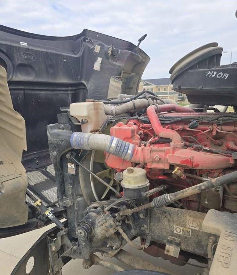 Used 2017 Peterbilt 579 Sleeper Semi Truck