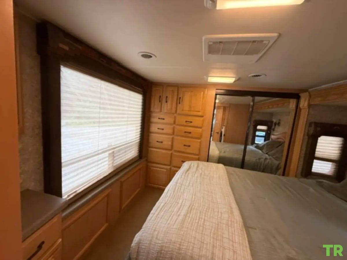Used 2006 Coachmen Sportscoach Encore 40TS