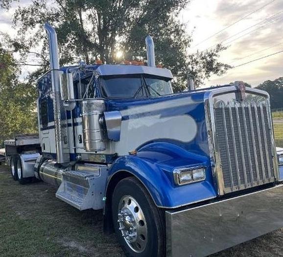 Used 2016 Kenworth W900