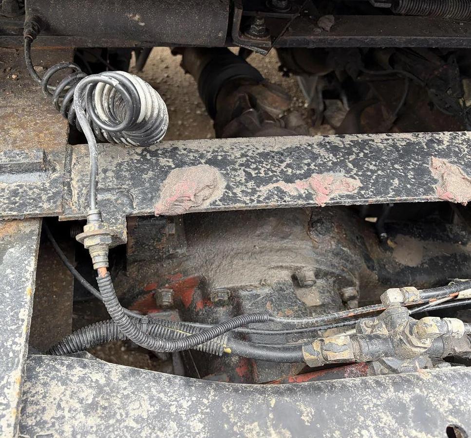 Used 2005 KENWORTH W900L Conventional Sleeper Semi Truck