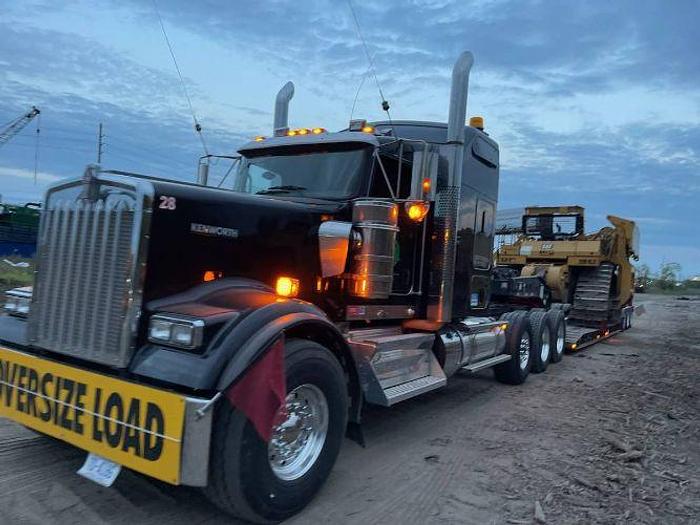 Used 2022 KENWORTH W900 Sleeper Truck