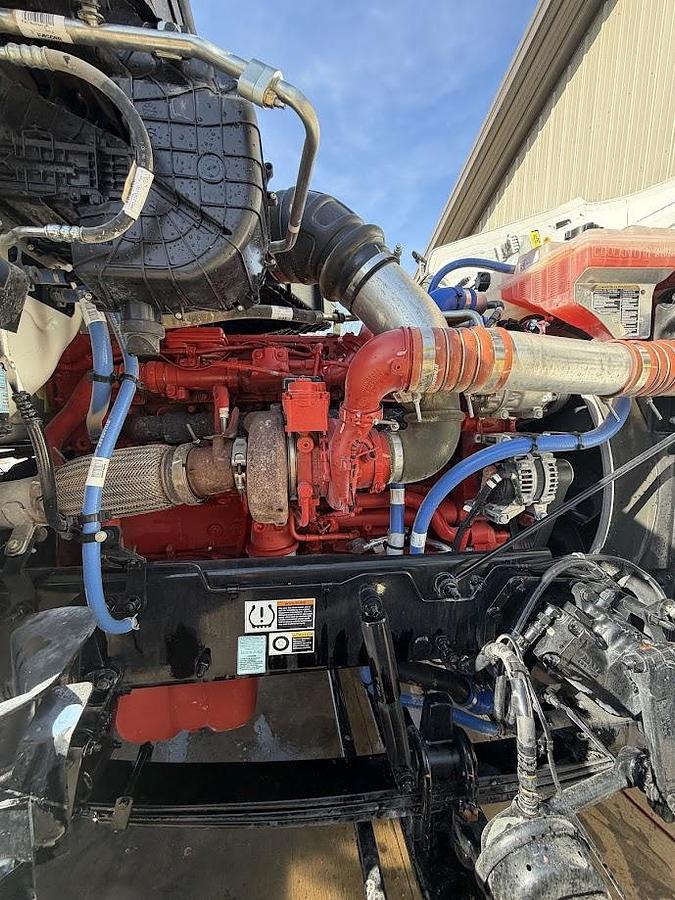 Used 2025 Peterbilt 567