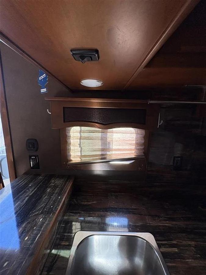 Used 2017 Merhow 4 Horse with Living Quarters