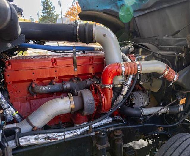 Used 2001 INTERNATIONAL 9900