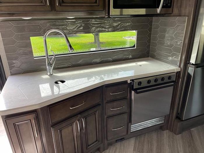 Used 2022 Holiday Rambler Vacationer 33C