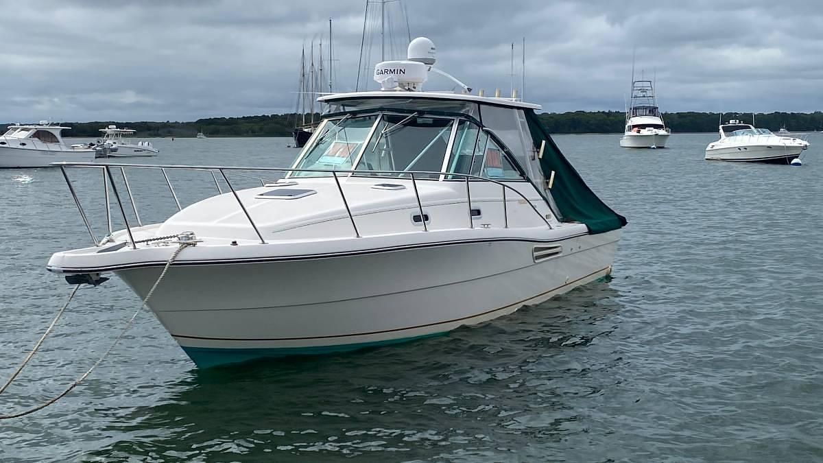 Used 2001 Pursuit 3000 Express