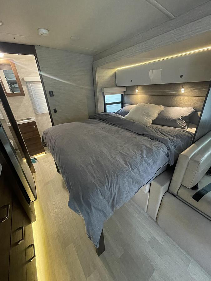 Used 2021 Winnebago View 24D Class C Motorhome