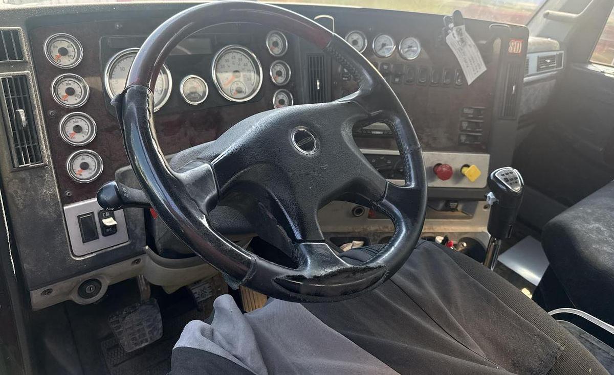 Used 2018 FREIGHTLINER 122SD Milk Tank Truck