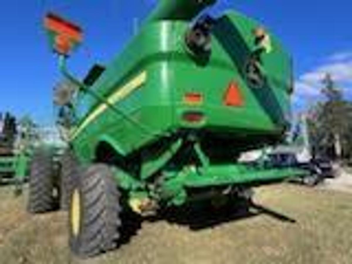 Used 2014 John Deere S670 Combine