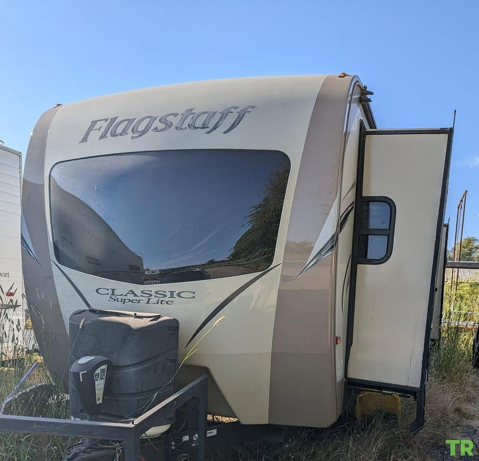 Used 2018 Flagstaff Superlite