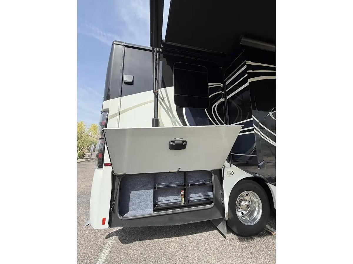 Used 2015 Winnebago Itasca Ellipse 42HD