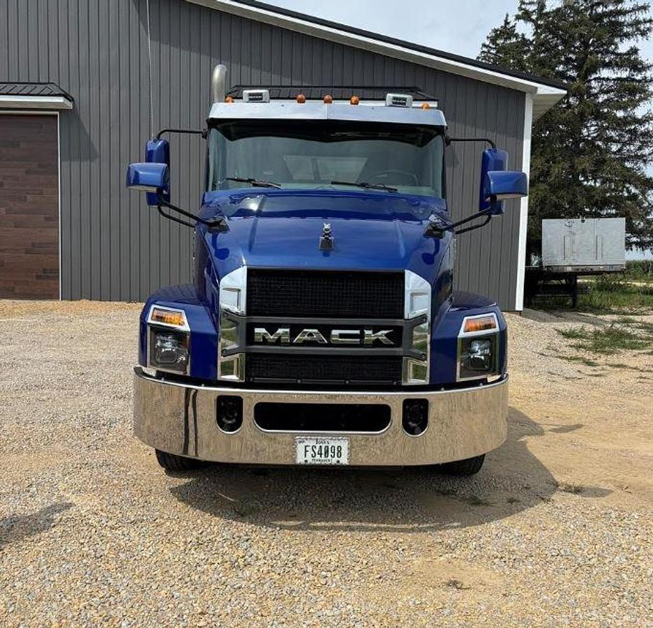 Used 2023 MACK ANTHEM 64T Day Cab